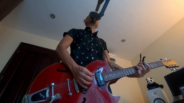 1996 Gibson ES-135, Lindy Fralin Hum-cancelling Noiseless P90 s, Kingsley Minstrel V1 & Juggler смотреть онлайн