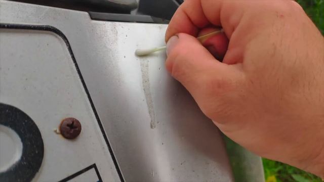 КАК УДАЛИТЬ СУПЕРКЛЕЙ С МАШИНЫ???растворяем суперклей смотреть онлайн