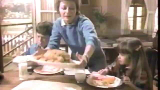1986 Wesson Oil commercial. Featuring actresses Florence Henderson & Ketty Lester. смотреть онлайн