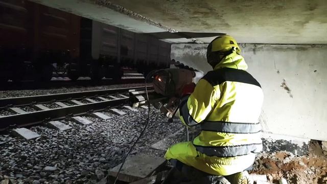 Корректировка фундаментов. Алмазное бурение на ж/д платформе Черкизово | ДАЙМОНДТЕК КОНСТРАКШН смотреть онлайн