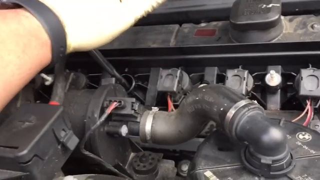 Broken Spark Plug Removal смотреть онлайн