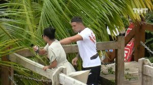 Дом-2: Яна подарила Захару детскую игрушку, Захара это обидело