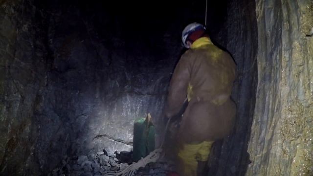 Пещера "Желтый бантик" смотреть онлайн