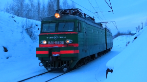 «По удалению за Орланом». ВЛ11.8-583 следует резервом