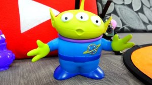 МОНСТР ГИГАНТ напал на Амелькины Игрушки! Спасёт ли их Вилкинс? История Игрушек Toy Story