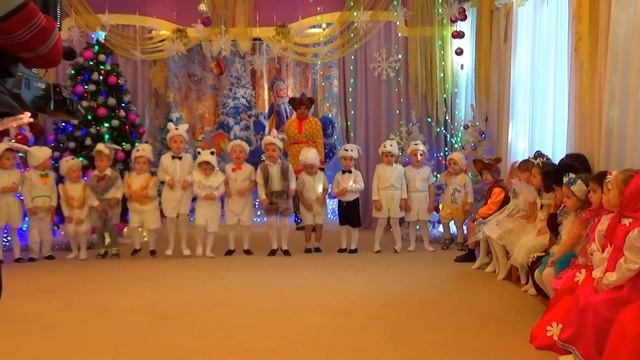 Новогодний утренник Ярослава в детском саду Christmas party in kindergarten смотреть онлайн
