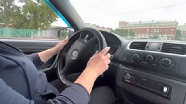 Как крутить руль и не запутаться @Avtoshkola100dorog смотреть онлайн