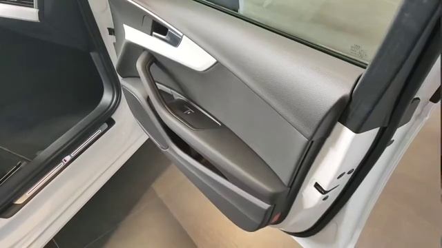 Audi A4 2 litres TDI 190 CH virtual cockpit 036548 смотреть онлайн