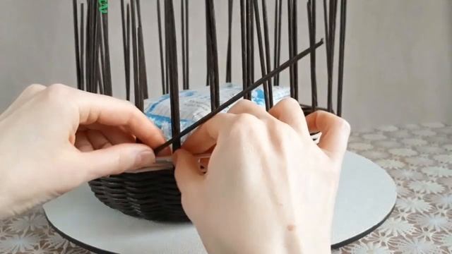 Узор Гусиные лапки. Плетение из бумажной лозы. смотреть онлайн