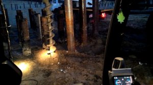 Бурение экскаватором на 18 метров