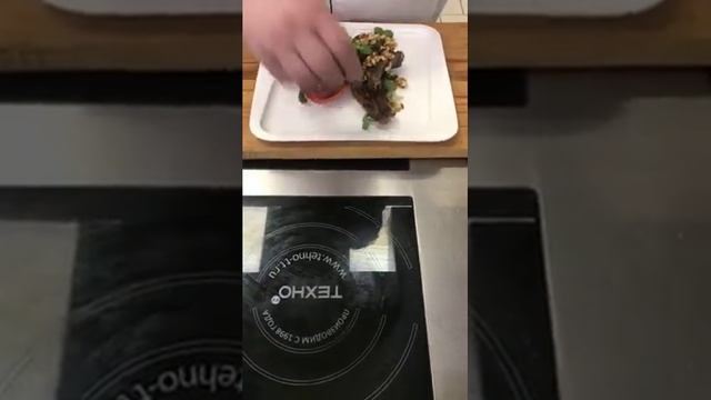 Готовим с шеф-поваром каре барашка на плите. Часть 2 смотреть онлайн
