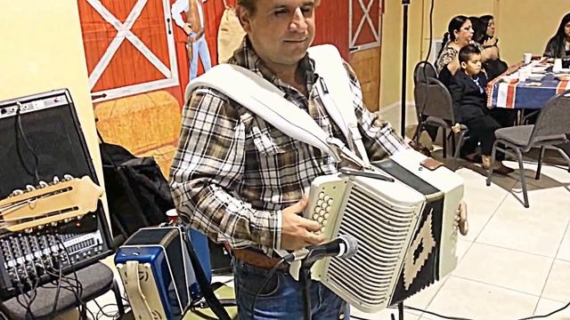 Polkas-Los Prisioneros Del Norte смотреть онлайн