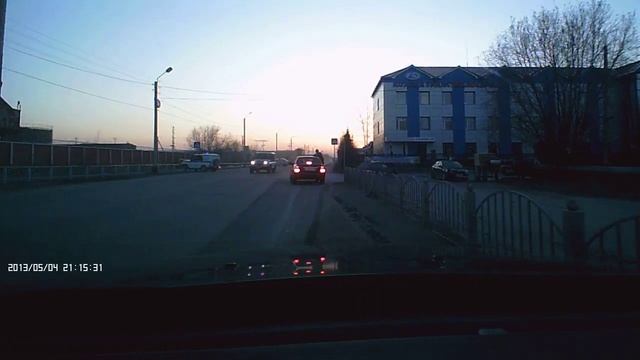 Нефтеюганск ДПС поймали мотоциклиста без шлема смотреть онлайн