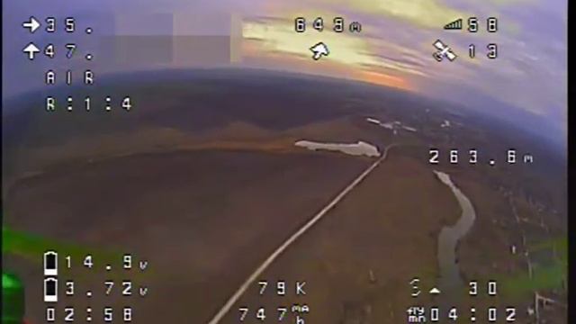 Полет над облаками на гоночном квадрокоптере смотреть онлайн