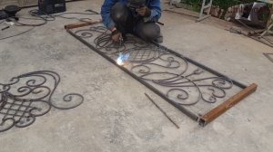 Решётка для ограждения готовыми кованными узорами сборка и установка. Reshyotka yasash.