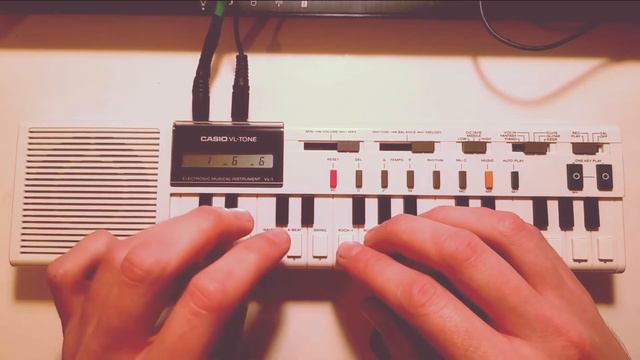 Casio VL-1 VL-Tone Synthesizer + Calculator / Mini Jam Session смотреть онлайн