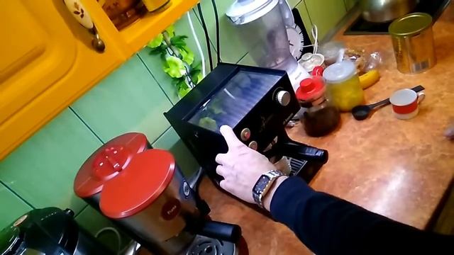 Кофеварка Philips Saeco Aroma Nero смотреть онлайн