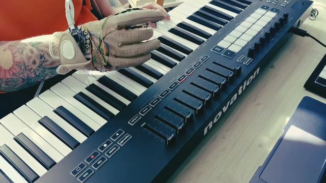 Glove Midi controller смотреть онлайн