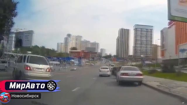Вот почему надо быть внимательным за рулем автомобиля смотреть онлайн