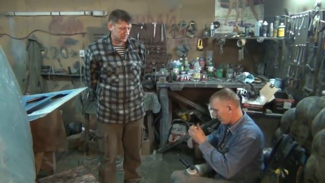 СТОЮ НА КРАЮ. ГАРАЖ- ОГРОМНАЯ ЯМА. смотреть онлайн