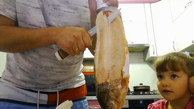 Строганина из рыбы Чир. И привет Якутам. смотреть онлайн