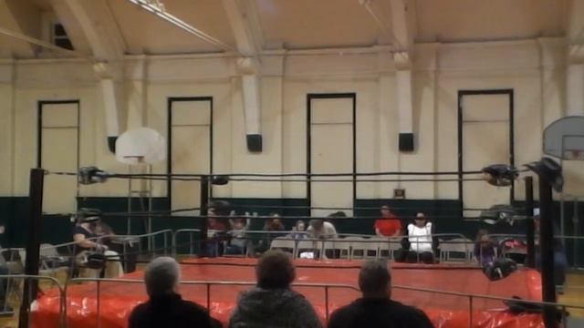 Zack Clayton vs Garrett Holiday смотреть онлайн