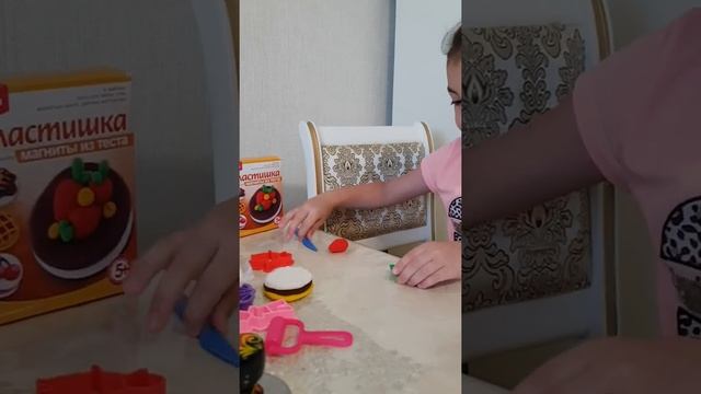 как сделать тортик из пластилина смотреть онлайн