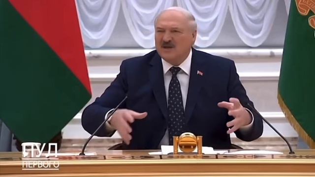 Нарезка видео. Лукавит или забыл как натравливают два пальца одной руки друг на друга...?! смотреть онлайн