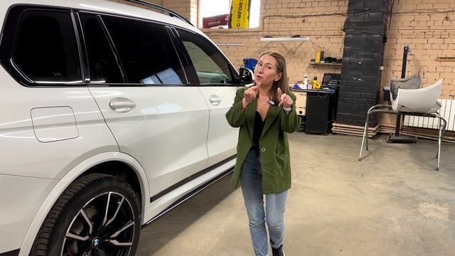 Установили выдвижные электрические пороги на новый BMW X7 смотреть онлайн
