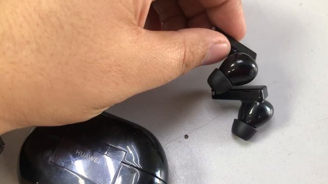 Free buds pro смотреть онлайн