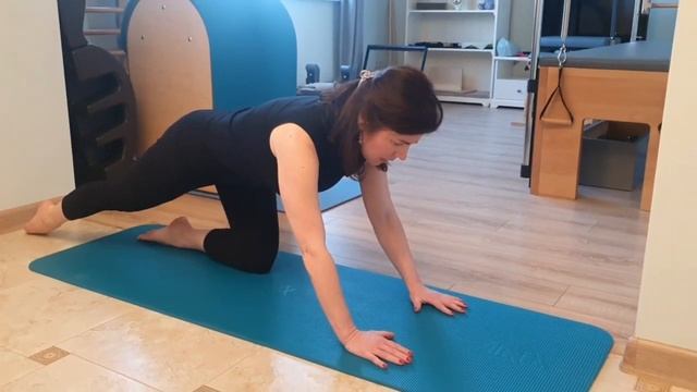 Пилатес. Упражнение для красивых ягодиц смотреть онлайн