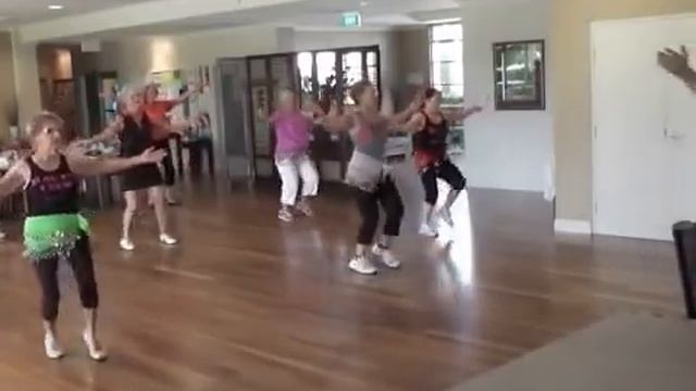 Zumba Seniors at Halcyon April 2013 смотреть онлайн