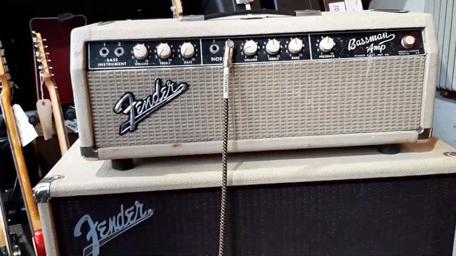 A Gold Klon Centaur through a Blonde Bassman 50 watt смотреть онлайн