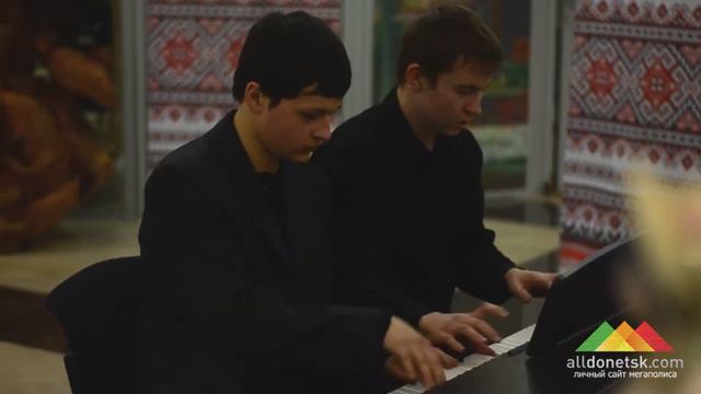 АртДонбасс. Скорик - В троллейбусе смотреть онлайн