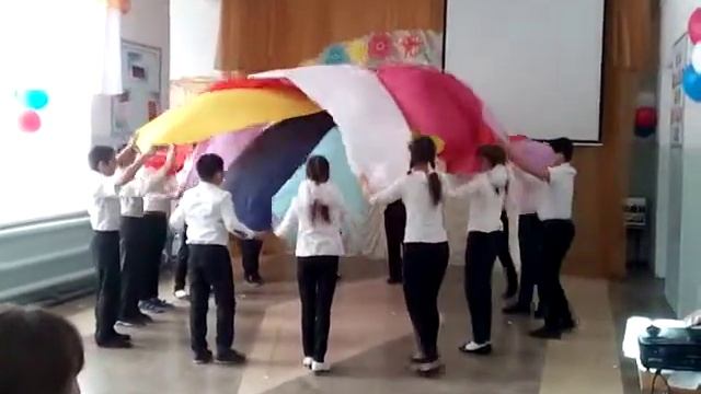 Танец с полотнами "Радуга" смотреть онлайн