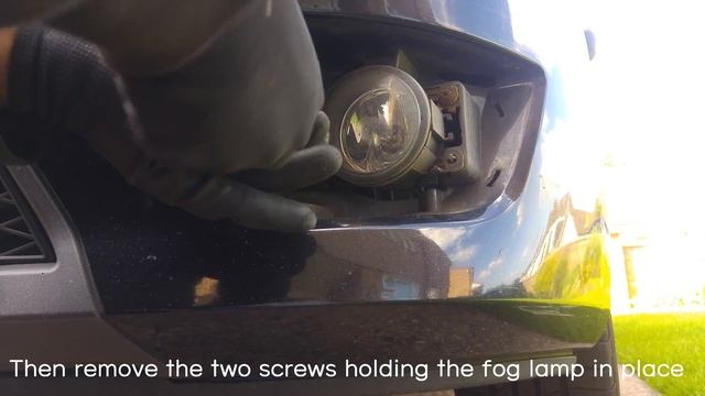 Front Fog Light Change - Ford Fiesta MK6 смотреть онлайн