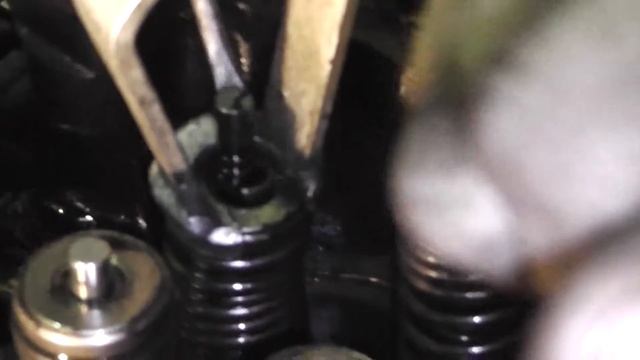 #11. Двигатель caterpillar c15. Разбор головки. Снятие и опрессовка ГБЦ. Часть 9 смотреть онлайн