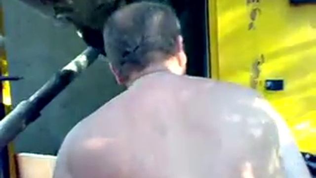 Разгрузили бетон в микроавтобус смотреть онлайн