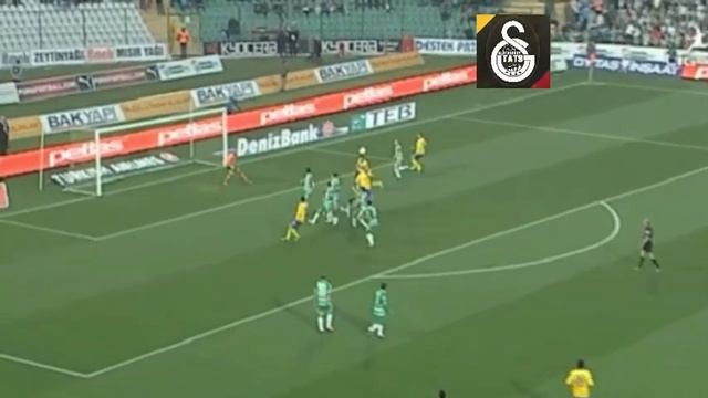 İshak Doğan / Kornerci sol bek смотреть онлайн