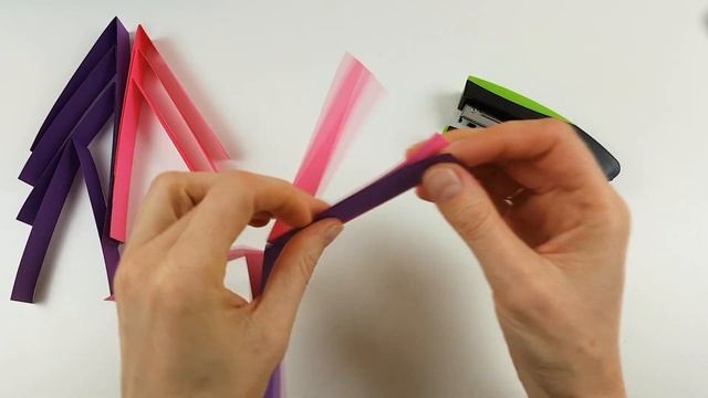 Венок из Сердечек Поделки ко Дню Святого Валентина своими руками How to make a paper Heart Wreath смотреть онлайн