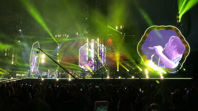 Coldplay Yellow - Live At Rose Bowl 2017