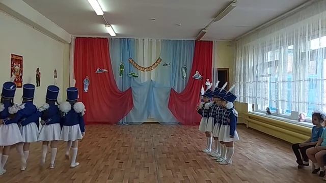 "Марш мажореток" смотреть онлайн