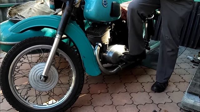 Наш ретро мотоцикл ИЖ ПЛАНЕТА 3 смотреть онлайн