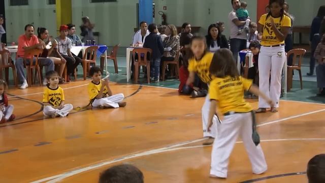 As crianças, futuro da Capoeira! смотреть онлайн