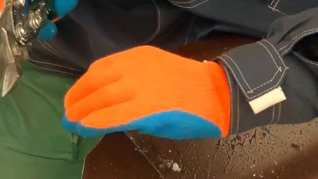 Простой совет КАК быстро и правильно отрезать металлочерепицу БЕЗ специального инструмента. смотреть онлайн