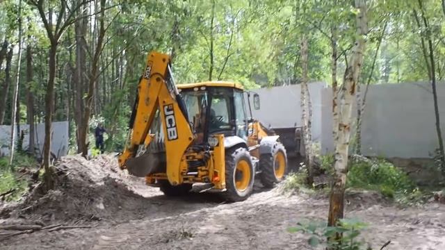 Снос незаконного забора и конфликт с охраной в заповеднике Пуща Водица в Киеве смотреть онлайн