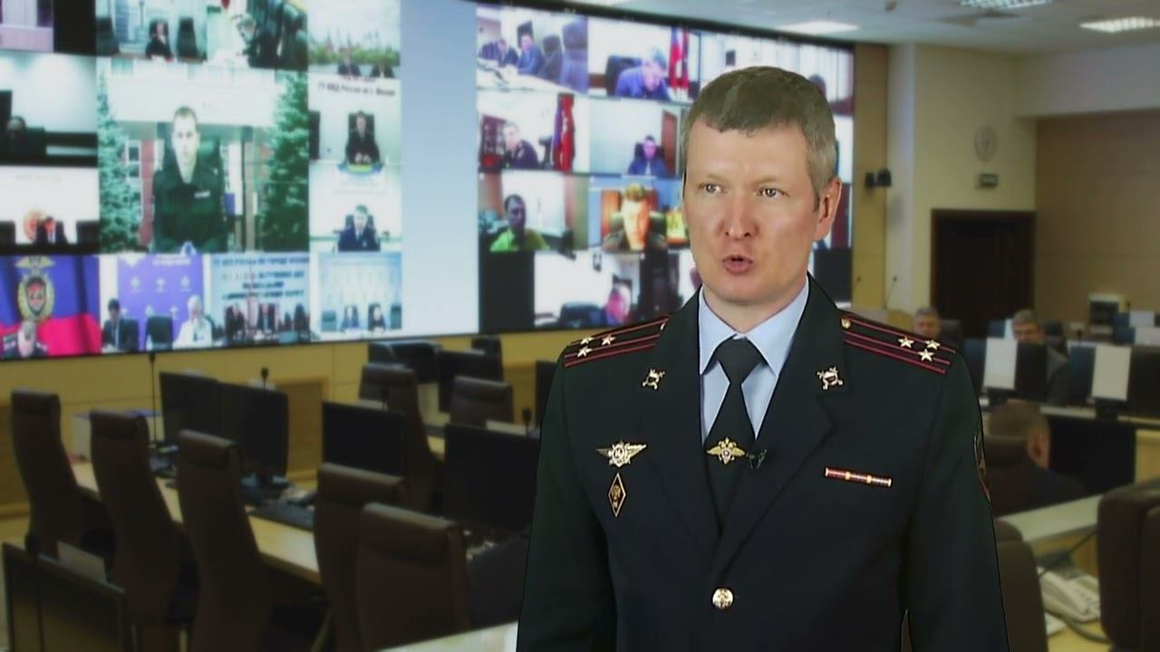 Оперативники Москвы задержали аферистов, причастных более чем к 20 мошенничествам смотреть онлайн