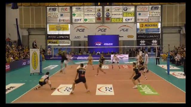 Nicolas Uriarte in match PGE Skra Bełchatów - LOTOS Trefl Gdańsk смотреть онлайн