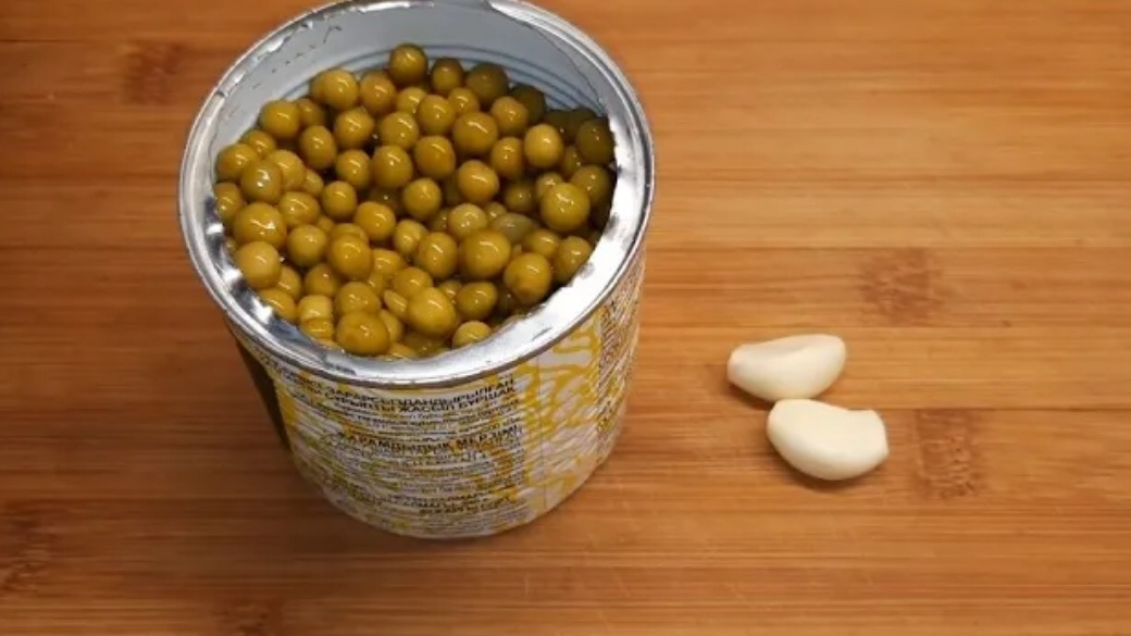 Беру БАНКУ ГОРОШКА и готовлю гениальный салат! Вкусный рецепт из простых продуктов! смотреть онлайн