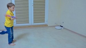 8 марта: Подарок для сестры в гигантском яйце с игрушками // Твиксики